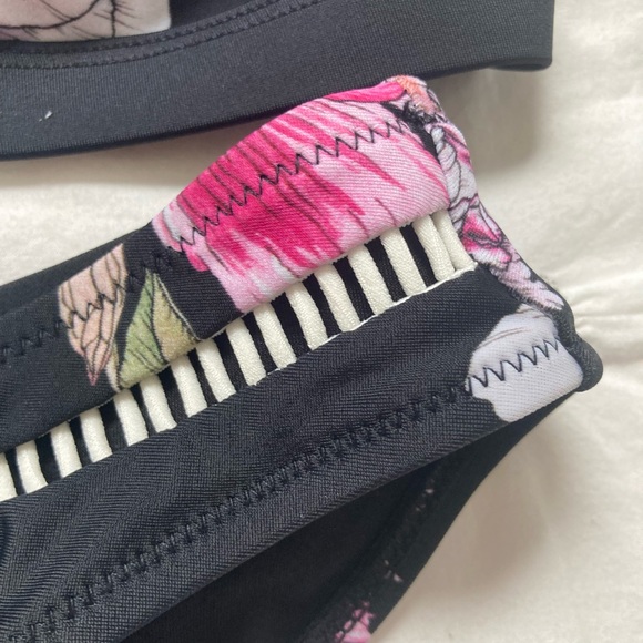 Two piece bathing suit - Picture 4 of 6